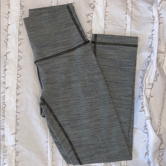 lululemon athletica Pants - Lulu lemon crop leggings